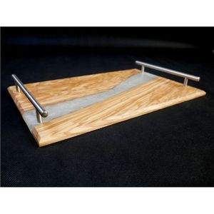 Plateau de service en bois et résine époxy de luxe avec poignées en métal brossé |   Planche à charcuterie artisanale à bord vif, plat décoratif - Product Image 1