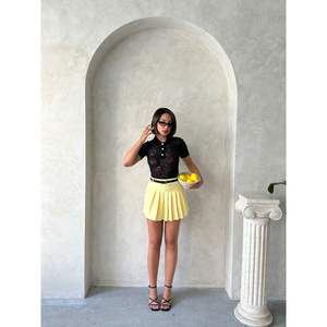 Blusa de Mujer con Cuello de Encaje - Product Image 4