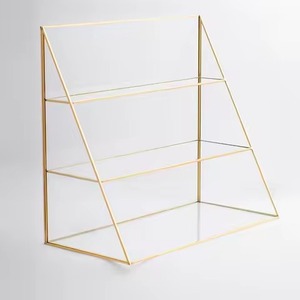 Vitrine de rangement en verre clair avec cadre en métal finition or, fabrication artisanale, pour organiser les bijoux - Product Image 1