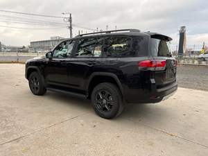 TOYOTA LANDCRUISER LC 300 GR SPORT 2023 - Product Image 6