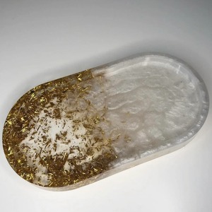 Élégant plateau ovale en résine noir avec accent feuille d'or transparent Plateau élégant fait à la main pour la maison et le bureau d'Inde - Product Image 5