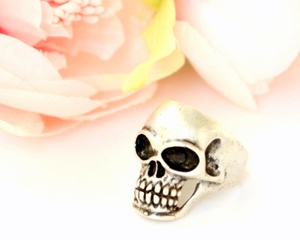 Anillo de aleación de talla única ajustable unisex bohemio tropical de Halloween con huesos de calavera y dientes molares - Product Image 3