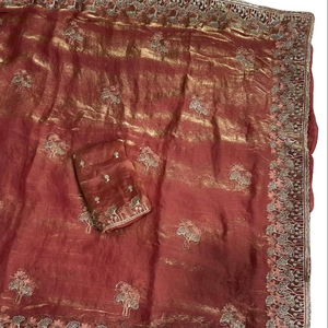 Améliorez votre garde-robe avec Beautiful Design Lace Border Ladies Special Printing Saree With Un Stitch Blouse Piece From SIE - Product Image 6