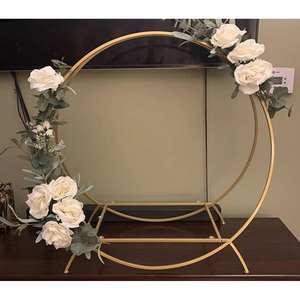 Soporte para Tartas de Hierro de Alta Demanda con Forma de Anillo y Material Reciclable para Hogar, Restaurante, Bodas, Celebraciones y Eventos a Precio de Mayoreo - Product Image 4