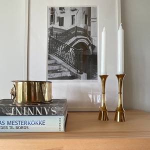 Dalmas diseño escandinavo 2-Vela soporte de latón forma redonda acabado decoración del hogar para Pascua hecho en Suecia - Product Image 6