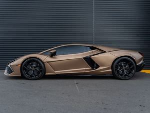 HIGHRUN 2024 R-EVUELTO COUPE AWD 8 vitesses, double embrayage, 6.5L V12 hybride avec un moteur offrant un son exceptionnel - Product Image 6