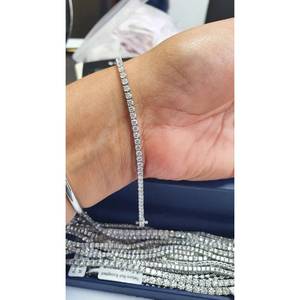 Bracelet tennis en or blanc avec diamants de laboratoire ronds de 4,00 carats - Tendance et inégalé ! - Product Image 1