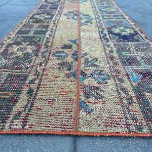 Alfombra Vintage Pequeña de 2.1x4.9 pies, Alfombra Turca, Alfombra de Lana con Diseño Floral Azul y Rojo - Product Image 5