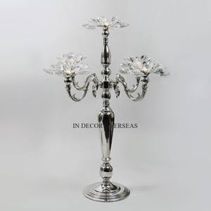 Candelabro de decoración de boda de diseñador Floral HECHO DE Metal de calidad de lujo pulido brillante plateado de aspecto atractivo de la India - Product Image 1