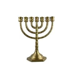 Menorah en métal plaqué argent à la demande Bougeoirs de menorah juive magnifiquement fabriqués Religions Candélabres - Product Image 5