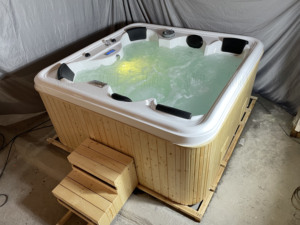 Vasca Idromassaggio da Esterno con Connessione Bluetooth per 6 Persone - Product Image 2