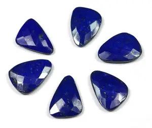 蓝色青金石花式宝石，蓝色青金石很多石，光滑抛光青金石珠宝