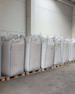 Granulés de bois de haute qualité en forme de briquettes, combustible naturel pour système de chauffage, haute densité, teneur en cendres 9,9 %, valeur calorifique 99,9 J - Product Image 2