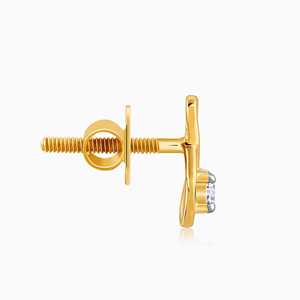 Boucles d'oreilles élégantes Boundless Solitaire Gold Diamond Studs pour toute occasion - Product Image 2