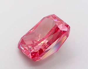 Diamante Sintético Rising Diamond de 8.75 Ct, Corte Radiante, Cultivado en Laboratorio, Claridad VS1, Joyería de Alta Gama, Certificado IGI, Rojo Intenso - Product Image 3