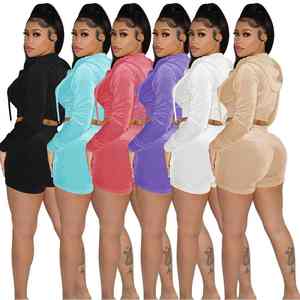 Ensemble de survêtement Streetwear d'hiver en velours lavé à l'acide 2 pièces pour femmes avec sweat à capuche court à cordon et short taille haute tenue de salon - Product Image 4