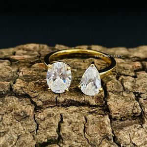 Bague de fiançailles ajustable en or massif 14 carats, luxe chrétien, ovale, taille poire, moissanite, diamant, Toi et Moi - Product Image 1