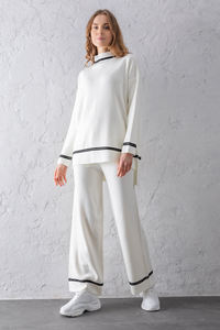 Tricots rayés pour femmes Sports deux pièces pull et pantalon surdimensionné à manches longues ensemble élégant pour le yoga et la marche quotidiens - Product Image 2