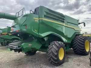 Moissonneuse-batteuse John Deere X9 1100 d'occasion puissante pour la récolte du blé, du maïs et des pommes de terre avec moteur - Product Image 4