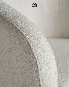 Chaise de salle à manger Zarvelina en teck de luxe, bois massif, fabrication artisanale haut de gamme, mobilier moderne et élégant pour la maison avec revêtement en microfibre - Product Image 5