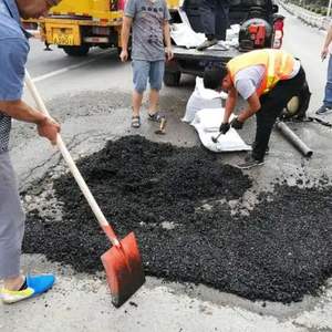 Instant Patch Cold Mix para aplicaciones rápidas y simples, perfecto para proyectos de bricolaje y reparaciones de emergencia. - Product Image 4