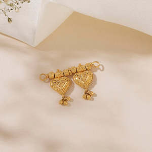 Colgante de Oro Watimani con Forma de Corazones - Elegante Colgante con Dije - Product Image 1