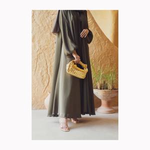 Abaya pour femmes musulmanes en gros, respirante pour l'hiver, robe musulmane 2024 avec poudre scintillante dorée - Product Image 1