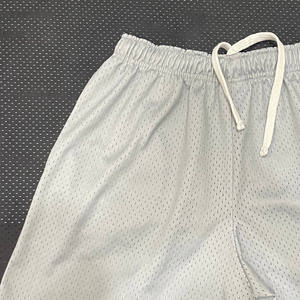 Short décontracté en maille de polyester à trou ouvert Service OEM solide en toile respirante avec cordon de serrage disponible - Product Image 5