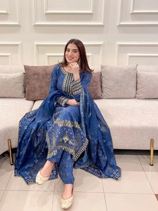 Vestido de fiesta bordado hasta la rodilla para mujer Color personalizado Alta calidad Hecho a medida - Product Image 6