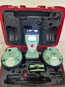 Leica GPS 14 base et récepteur RTK disponibles à la vente en bon état - Product Image 3