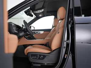 Voiture d'occasion 2023, boîte automatique, pneus R20, options essence/électrique, prix bas, échange, seconde main - Product Image 5