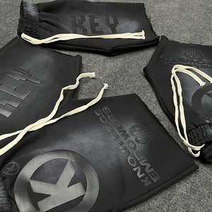 กางเกงขาสั้นผู้ชายผ้าฟลีซคอตตอน 100% น้ำหนัก 360 กรัม พิมพ์ลายแบบซับลิเมชั่น ขอบลูกไม้ด้านหน้า ป้องกันรอยยับ ระบายอากาศ แห้งเร็ว เอวยืดหยุ่นปานกลาง - Product Image 2