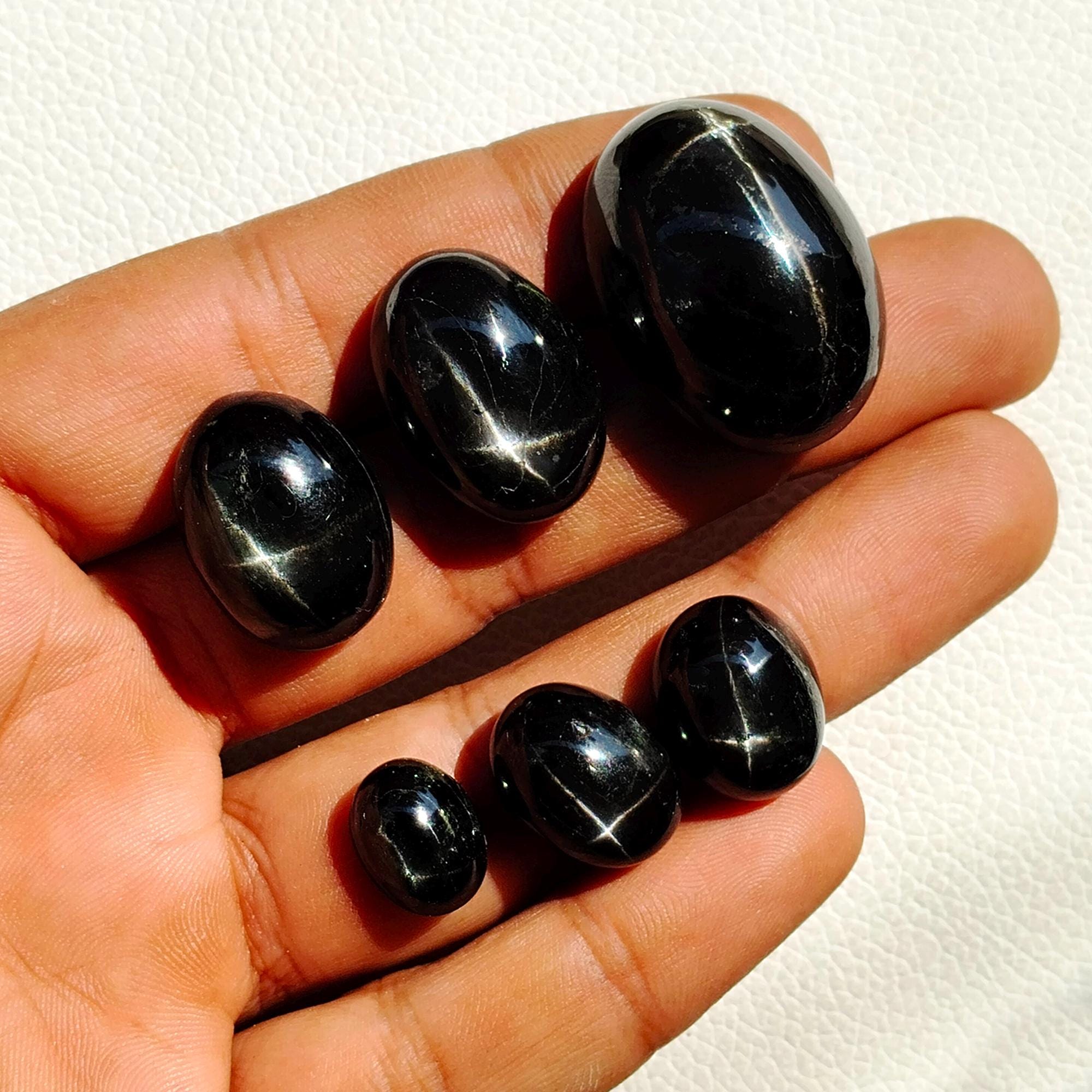Pierre précieuse cabochon ovale diopside étoile noire naturelle 4
