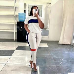 Conjunto de chándal ajustado para mujer, Sudadera con capucha y pantalones con cremallera, traje de dos piezas para Estilo de vida activo o entrenamiento de gimnasia - Product Image 5