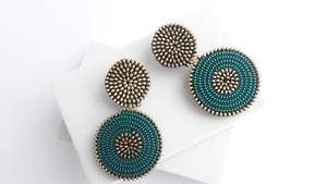 Boucles d'oreilles exclusives faites à la main Boucles d'oreilles brodées de luxe Mode perlée - Product Image 4