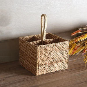 ตะกร้าจัดระเบียบทำมือจากหวายธรรมชาติของเวียดนาม สำหรับใส่ช้อนตะเกียบและอุปกรณ์ครัว - Product Image 2