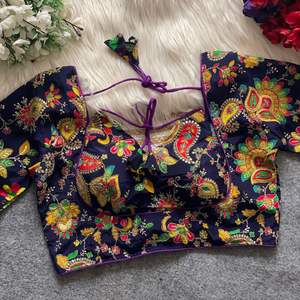 Vêtements de mariage exclusifs Chinon lourd avec le fabricant de chemisiers imprimés de position de Surat au taux le plus bas - Product Image 4