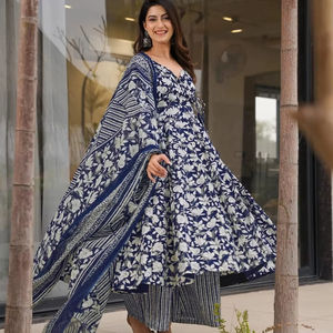 Hermoso Salwar Kameez de Diseñador Indio Pakistaní, Tela Muselina, Bordado Elegante, para Fiesta de Graduación, Boda, Uso Casual, Ropa Tradicional para Mujer - Product Image 1