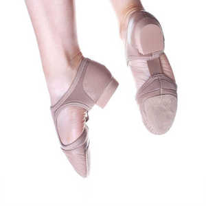 Chaussures de danse jazz unisexes en cuir véritable Baskets de gymnastique souples avec dessus en lycra en cuir verni et fourrure - Product Image 3