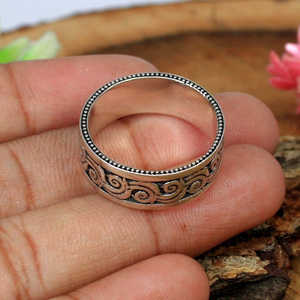 Anillo de pulgar oxidado de plata de ley 92,5 chapado en rodio con incrustaciones de oro amarillo patrón de joyería fina Ajuste de número 7,50G - Product Image 4