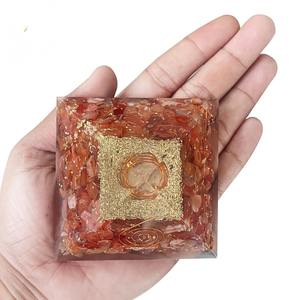 คริสตัลขัดเงาพีระมิดธรรมชาติสีแดงสำหรับโยคะและบรรเทาความเครียด - Product Image 6