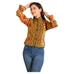 Chaqueta corta Kantha de algodón vintage ligera reversible, estilo bohemio hecho a mano para mujer, chaqueta sostenible y elegante - Product Image 5