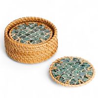 Ensemble de 6 sous-verres bohèmes en nacre avec boîte à bordure en rotin tressé pour la décoration intérieure, fabriqué au Vietnam