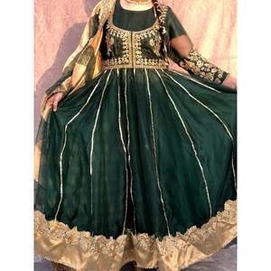 Elegante Vestido de Gasa Verde Botella con Bordado 100% Poliéster para Fiestas Formales y Bodas - Product Image 4