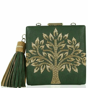 MEJOR CALIDAD ÚNICO Estilo bohemio Bordado Perla Cuadrado Mano Embrague Monederos Forro de diseño elegante al por mayor - Product Image 1