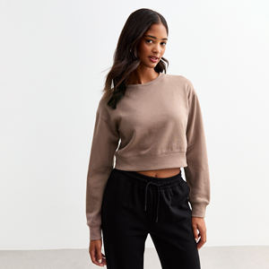 Sudadera corta directa del fabricante para mujer, Sudadera con capucha de gran tamaño de lana suave, diseño personalizado, servicios de etiquetas y embalaje - Product Image 3