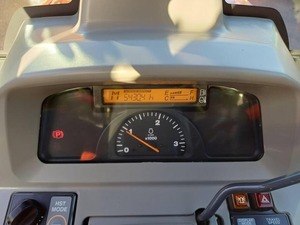 Tractor utilitario compacto y confiable Kubota L4240, ideal para agricultura, 42-44 HP, 40-99 HP, usado y nuevo a precio asequible. - Product Image 4