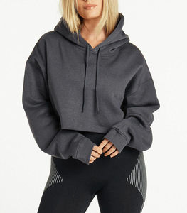 Haut court à capuche chic pour femme en molleton avec logo frontal – Tendance streetwear pour un style décontracté et élégant au quotidien - Product Image 1