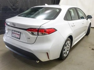 Toyota Corolla LE d'occasion 2024, essence, 2L, transmission automatique, conduite à droite/à gauche - Product Image 6