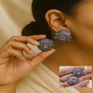 Pendientes de tuerca de corte de estrella de diamante americano Premium con ajuste Nano Joyas elegantes, brillantes para uso diario y de fiesta - Product Image 1